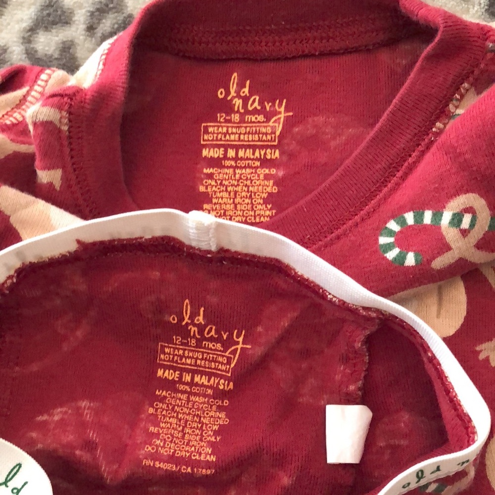 Old Navy Pajamas Top Bottom Set Monkey Penguin Long Sleeve Holiday 12-18 Months - Picture 5 of 13